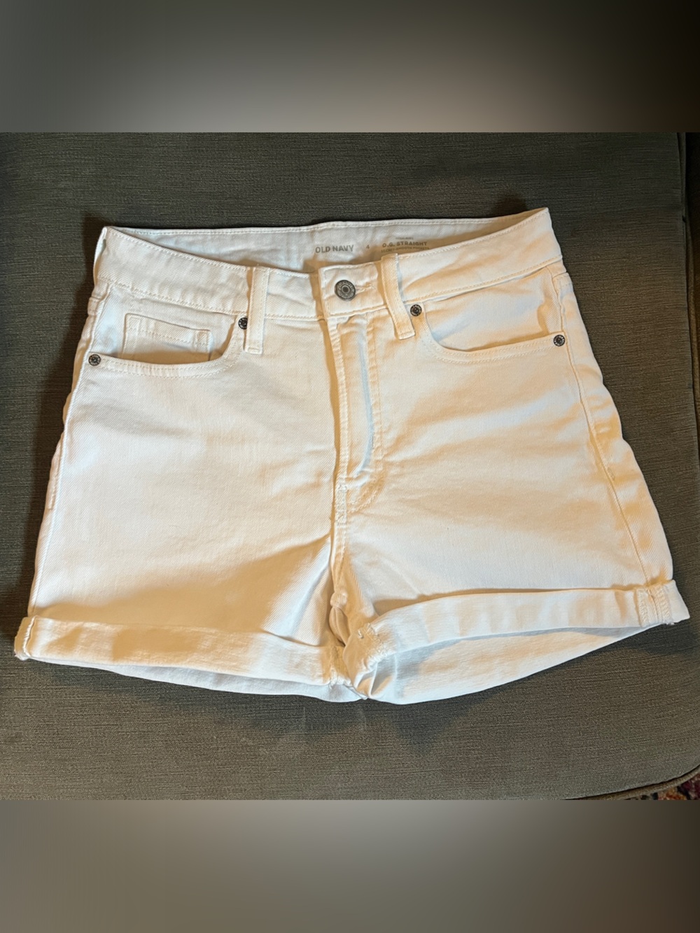 White Women's Denim High-Waisted Shorts - Stylish Summer Staple